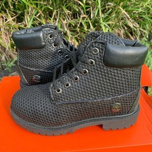 BLACK TIMBERLAND BOOTS SIZE 2